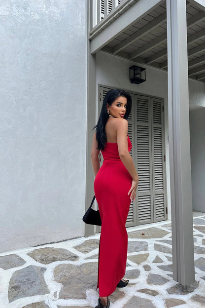 Rochie Lungă Roșie de Designer – Decupaj Frontal & Spate Gol