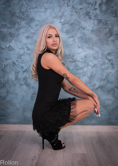 Rochie Neagră Mini Cu Tulle și Guler Înalt – Fără Mâneci