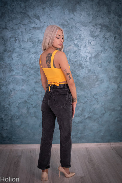 Crop top galben cu decupaj – stil sexy, perfect pentru vară